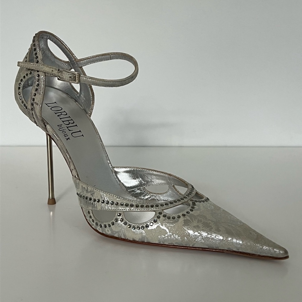 Silver Loriblu Heels Size 39 New in Box